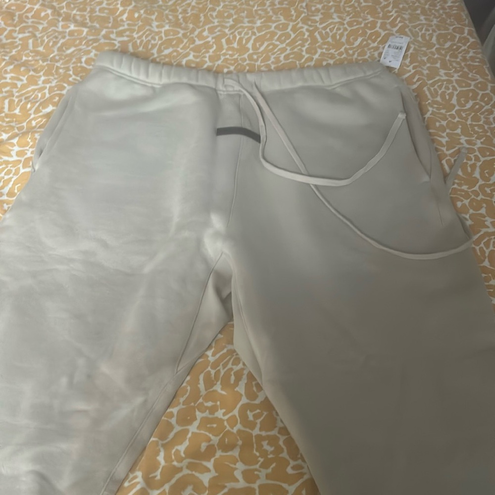 Esseental sweats